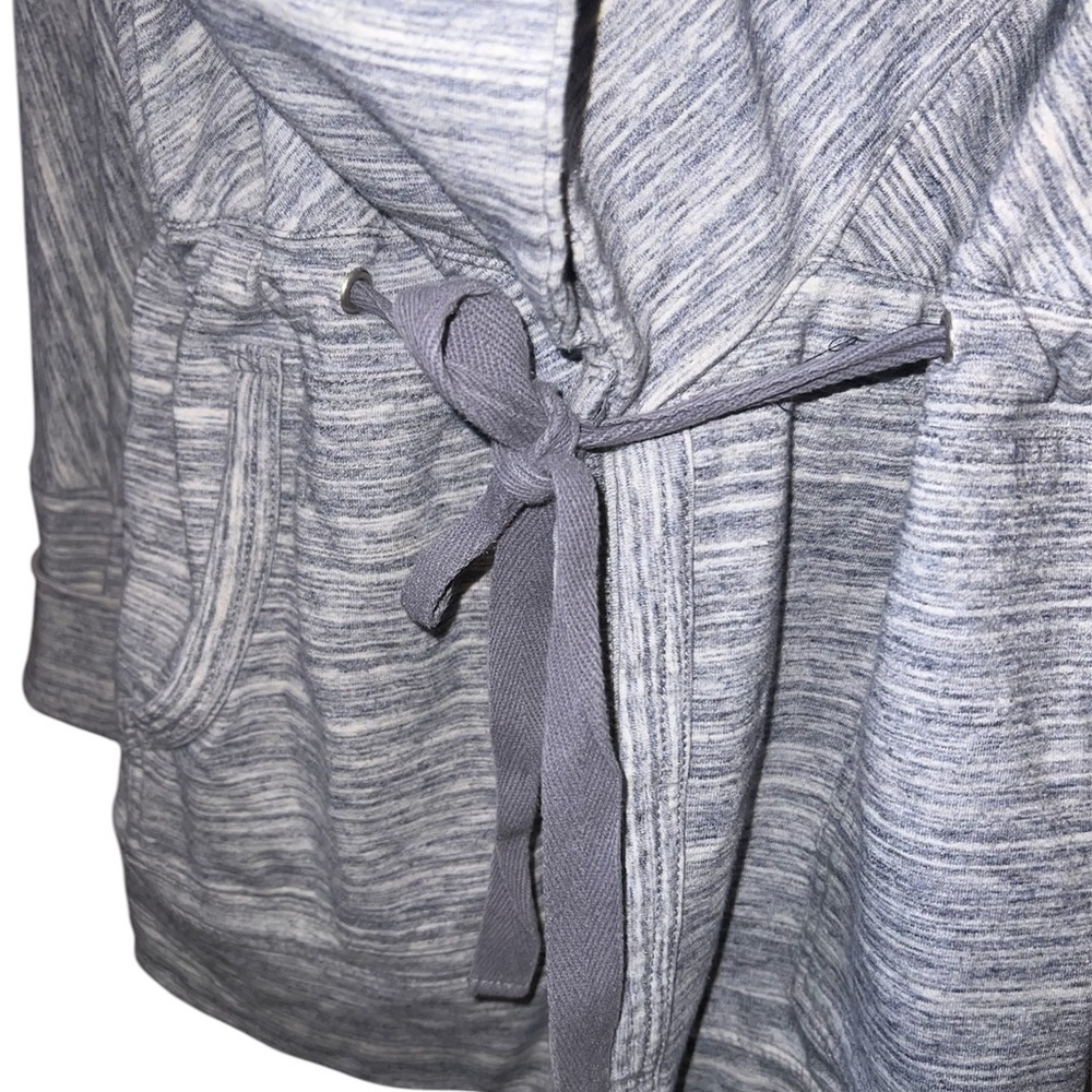 Light long sleeve cotton waterfall knit, tie at waist, perfectly placed pockets - Picture 6 of 8